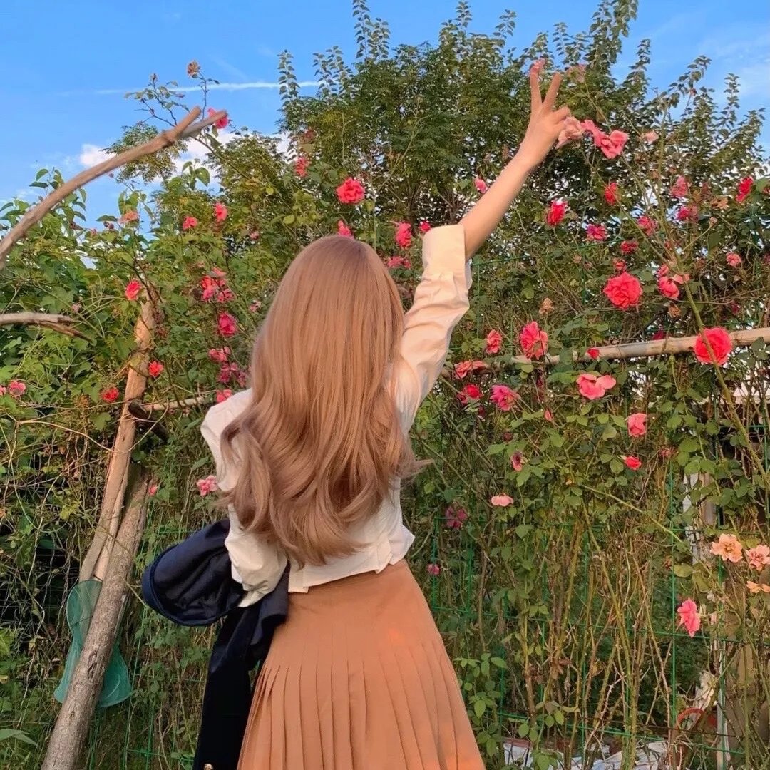 尸缠妖后 海报